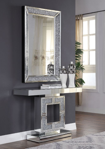 NORALIE SQUARE SHAPED ACCENT TABLE